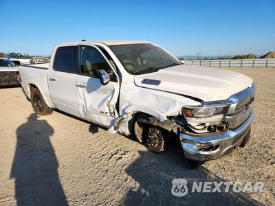 Czwarte zdjęcie samochodu z boku: 2021 RAM 1500 LARAMIE VIN:1C6SRFJT8MN602672 - miniatura
