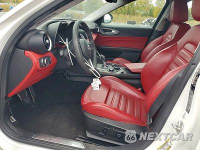 Zdjęcie 7 z 12 samochodu: 2018 ALFA ROMEO GIULIA TI VIN:ZARFAECN0J7583941 - miniatura