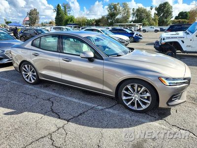 Czwarte zdjęcie samochodu z boku: 2019 VOLVO S60 T5 MOMENTUM VIN:7JR102FK3KG014415 - miniatura