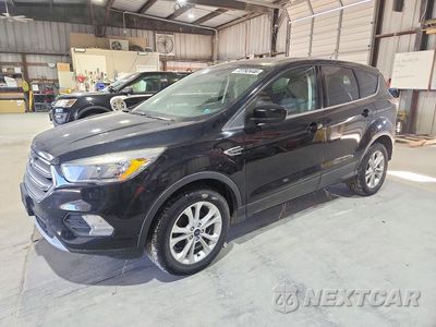 2017 FORD ESCAPE SE 1FMCU0GD1HUB28628 - główne zdjęcie licytacji z USA - miniatura