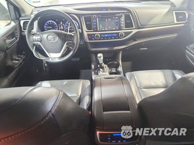 Zdjęcie 8 z 13 samochodu: 2014 TOYOTA HIGHLANDER LIMITED VIN:5TDDKRFH8ES052154 - miniatura