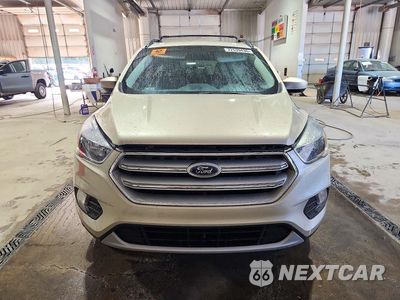 Piąte zdjęcie samochodu w środku: 2018 FORD ESCAPE SE VIN:1FMCU9GD9JUC54424 - miniatura