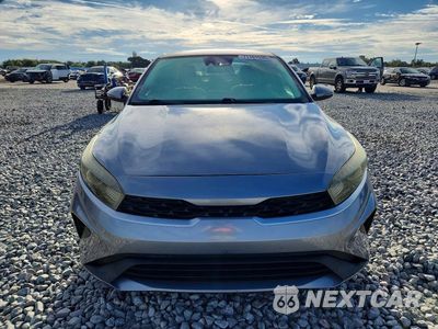 Piąte zdjęcie samochodu w środku: 2023 KIA FORTE LXS VIN:3KPF24AD4PE625967 - miniatura