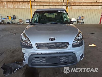 Piąte zdjęcie samochodu w środku: 2013 KIA SOUL BASE VIN:KNDJT2A59D7773418 - miniatura