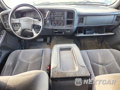 Zdjęcie 8 z 12 samochodu: 2005 GMC NEW SIERRA K1500 VIN:2GTEK13T651239737 - miniatura