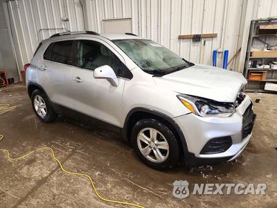 Czwarte zdjęcie samochodu z boku: 2019 CHEVROLET TRAX 1LT VIN:3GNCJLSB1KL396916 - miniatura
