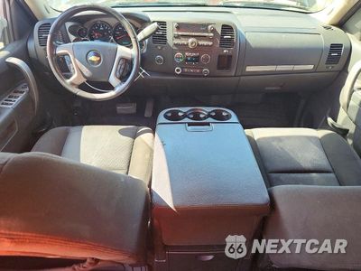 Zdjęcie 8 z 12 samochodu: 2011 CHEVROLET SILVERADO K1500 LT VIN:3GCPKSE33BG227575 - miniatura