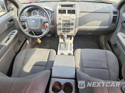 Zdjęcie 8 z 13 samochodu: 2010 FORD ESCAPE XLT VIN:1FMCU9D72AKB09445 - miniatura