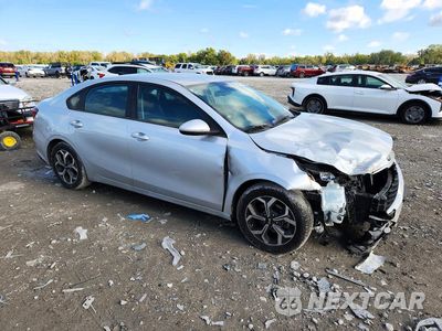 Czwarte zdjęcie samochodu z boku: 2021 KIA FORTE LXS VIN:3KPF24AD2ME308894 - miniatura