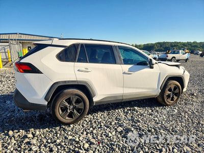 Trzecie zdjęcie samochodu z tyłu: 2021 TOYOTA RAV4 XLE VIN:2T3W1RFV4MC091212 - miniatura