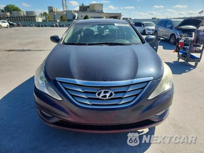 Piąte zdjęcie samochodu w środku: 2013 HYUNDAI SONATA SE VIN:5NPEC4AC4DH525729 - miniatura