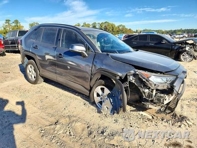 Czwarte zdjęcie samochodu z boku: 2021 TOYOTA RAV4 XLE VIN:2T3W1RFV7MC122307 - miniatura