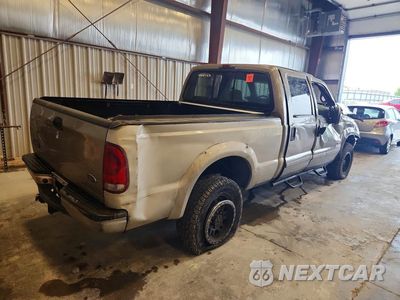 Trzecie zdjęcie samochodu z tyłu: 2002 FORD F250 SUPER DUTY VIN:1FTNW21F62ED41329 - miniatura