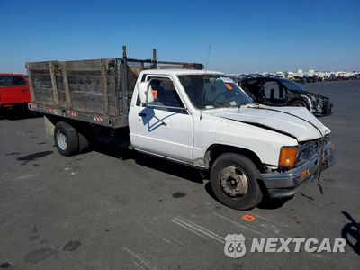 Czwarte zdjęcie samochodu z boku: 1988 TOYOTA PICKUP CAB CHASSIS RN75 VIN:JT5RN75T4J0024092 - miniatura