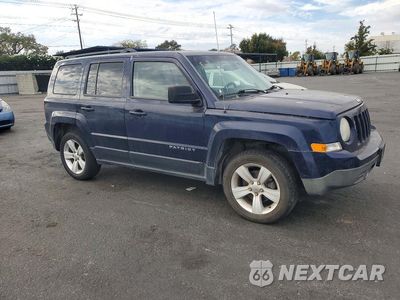 Czwarte zdjęcie samochodu z boku: 2014 JEEP PATRIOT LATITUDE VIN:1C4NJRFBXED898218 - miniatura