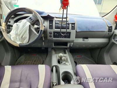 Zdjęcie 8 z 12 samochodu: 2008 NISSAN FRONTIER SE V6 VIN:1N6AD07U78C409282 - miniatura