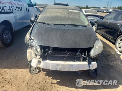 Piąte zdjęcie samochodu w środku: 2011 TOYOTA PRIUS FOUR VIN:JTDKN3DU8B5312663 - miniatura
