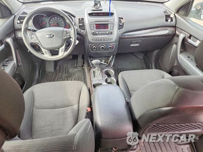 Zdjęcie 8 z 12 samochodu: 2015 KIA SORENTO LX VIN:5XYKT4A79FG578829 - miniatura