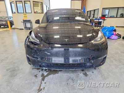 Piąte zdjęcie samochodu w środku: 2023 TESLA MODEL Y VIN:7SAYGAEE2PF592105 - miniatura