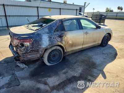 Trzecie zdjęcie samochodu z tyłu: 2010 TOYOTA CAMRY LE VIN:4T1BF3EK0AU050146 - miniatura