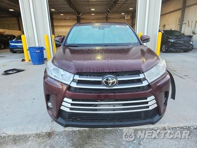 Piąte zdjęcie samochodu w środku: 2019 TOYOTA HIGHLANDER LE PLUS VIN:5TDBZRFH4KS725651 - miniatura