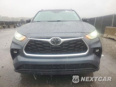 Piąte zdjęcie samochodu w środku: 2022 TOYOTA HIGHLANDER XLE VIN:5TDGZRAH4NS539819 - miniatura