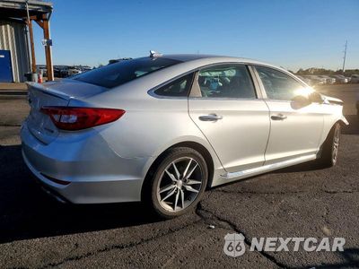 Trzecie zdjęcie samochodu z tyłu: 2015 HYUNDAI SONATA SPORT 2.0T VIN:5NPE34AB9FH058415 - miniatura