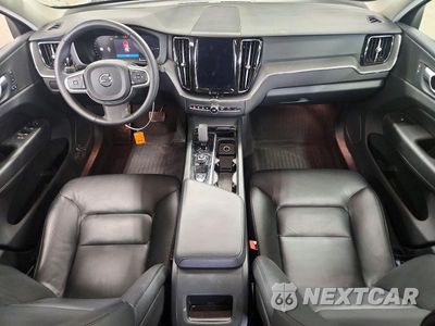 Zdjęcie 8 z 12 samochodu: 2023 VOLVO XC60 CORE VIN:YV4H60DK4P1333087 - miniatura