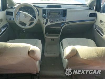 Zdjęcie 8 z 13 samochodu: 2011 TOYOTA SIENNA BASE 7-PASSENGER VIN:5TDKA3DC4BS005889 - miniatura
