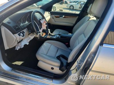 Zdjęcie 7 z 12 samochodu: 2011 MERCEDES-BENZ C 300 VIN:WDDGF5EB6BR158934 - miniatura