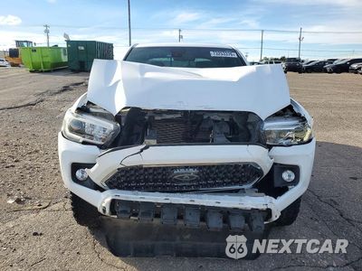 Piąte zdjęcie samochodu w środku: 2019 TOYOTA TACOMA TRD OFF-ROAD VIN:3TMCZ5AN1KM239731 - miniatura