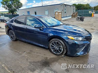 Czwarte zdjęcie samochodu z boku: 2020 TOYOTA CAMRY LE VIN:4T1C11AK9LU985651 - miniatura