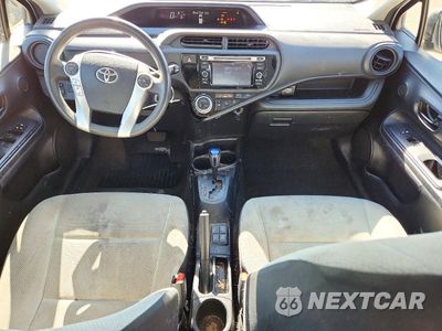 Zdjęcie 8 z 13 samochodu: 2016 TOYOTA PRIUS C ONE VIN:JTDKDTB33G1126055 - miniatura
