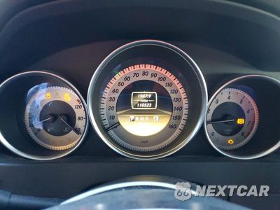 Zdjęcie 9 z 12 samochodu: 2012 MERCEDES-BENZ C 250 VIN:WDDGF4HB9CR192275 - miniatura