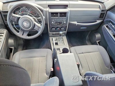 Zdjęcie 8 z 12 samochodu: 2011 JEEP LIBERTY SPORT VIN:1J4PN2GK0BW569234 - miniatura