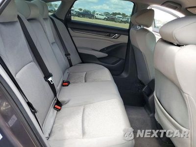 Zdjęcie 10 z 13 samochodu: 2018 HONDA ACCORD LX VIN:1HGCV1F11JA169719 - miniatura