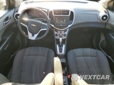 Zdjęcie 8 z 12 samochodu: 2017 CHEVROLET SONIC LT VIN:1G1JD5SG2H4132626 - miniatura