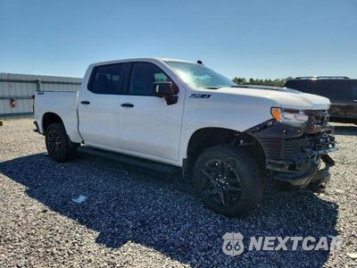 Czwarte zdjęcie samochodu z boku: 2025 CHEVROLET SILVERADO K1500 LT TRAIL BOSS VIN:3GCUKFE85SG334830 - miniatura