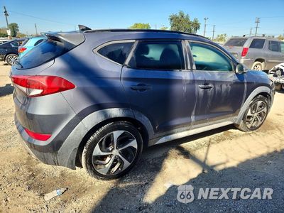 Trzecie zdjęcie samochodu z tyłu: 2018 HYUNDAI TUCSON VALUE VIN:KM8J33A24JU623530 - miniatura