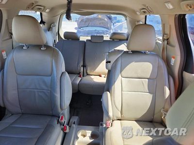 Zdjęcie 10 z 14 samochodu: 2015 TOYOTA SIENNA XLE 8-PASSENGER VIN:5TDYK3DC8FS641809 - miniatura