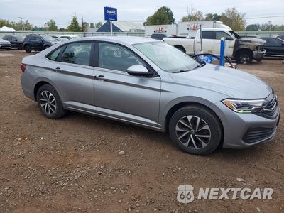 Czwarte zdjęcie samochodu z boku: 2022 VOLKSWAGEN JETTA S VIN:3VWCM7BU7NM034464 - miniatura