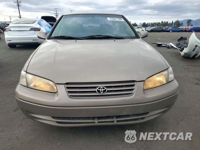 Piąte zdjęcie samochodu w środku: 1999 TOYOTA CAMRY LE VIN:4T1BG22K5XU595926 - miniatura