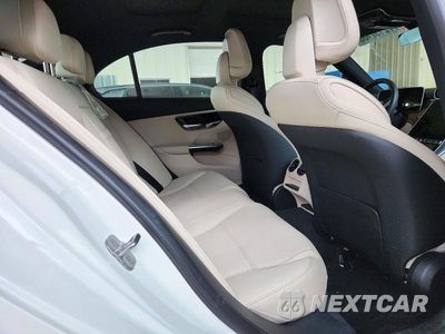 Zdjęcie 10 z 13 samochodu: 2026 MERCEDES-BENZ C 300 VIN:W1KAF4GBXTR318781 - miniatura