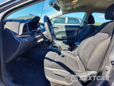Zdjęcie 7 z 12 samochodu: 2019 HYUNDAI ELANTRA SE VIN:5NPD74LF9KH432628 - miniatura