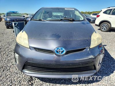 Piąte zdjęcie samochodu w środku: 2014 TOYOTA PRIUS TWO VIN:JTDKN3DU1E1740764 - miniatura