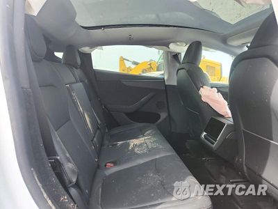 Zdjęcie 10 z 12 samochodu: 2026 TESLA MODEL Y VIN:7SAYGDEE8TA487772 - miniatura