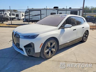 2023 BMW IX XDRIVE50 WB523CF05PCM33942 - główne zdjęcie licytacji z USA - miniatura