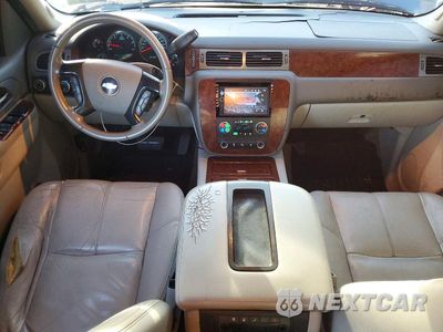 Zdjęcie 8 z 13 samochodu: 2010 CHEVROLET TAHOE K1500 LT VIN:1GNUKBE04AR162895 - miniatura