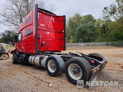 Drugie zdjęcie samochodu z przodu: 2019 VOLVO VNL SEMI TRUCK VIN:4V4NB9EH6KN216092 - miniatura