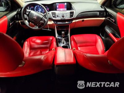 Zdjęcie 8 z 13 samochodu: 2016 HONDA ACCORD LX VIN:1HGCR2F31GA185164 - miniatura